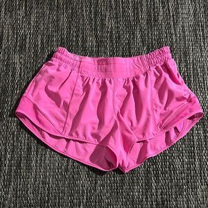 Lululemon Hotty Hot Low-Rise Short 2.5"